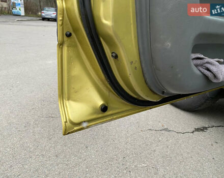 Жовтий Хонда СРВ, об'ємом двигуна 1.97 л та пробігом 400 тис. км за 4900 $, фото 15 на Automoto.ua