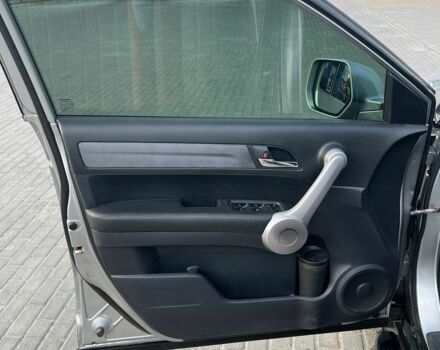 Сірий Хонда СРВ, об'ємом двигуна 2 л та пробігом 275 тис. км за 9000 $, фото 3 на Automoto.ua