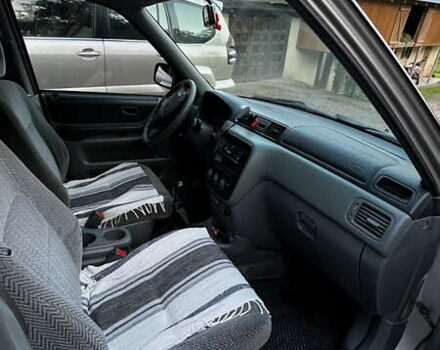 Серый Хонда СРВ, объемом двигателя 2 л и пробегом 312 тыс. км за 4800 $, фото 3 на Automoto.ua