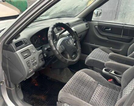 Серый Хонда СРВ, объемом двигателя 2 л и пробегом 317 тыс. км за 2050 $, фото 6 на Automoto.ua