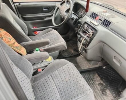 Серый Хонда СРВ, объемом двигателя 2 л и пробегом 404 тыс. км за 4000 $, фото 3 на Automoto.ua