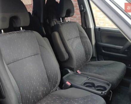 Серый Хонда СРВ, объемом двигателя 2 л и пробегом 318 тыс. км за 9999 $, фото 4 на Automoto.ua