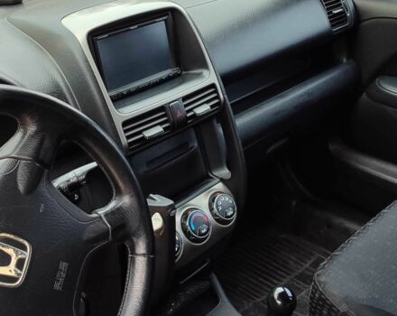 Серый Хонда СРВ, объемом двигателя 2 л и пробегом 254 тыс. км за 8700 $, фото 7 на Automoto.ua