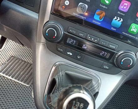 Серый Хонда СРВ, объемом двигателя 2.2 л и пробегом 250 тыс. км за 9000 $, фото 7 на Automoto.ua