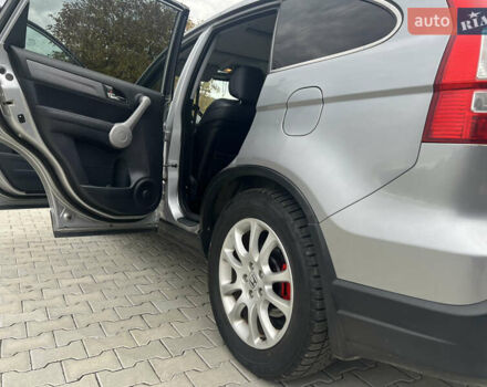 Серый Хонда СРВ, объемом двигателя 2.2 л и пробегом 293 тыс. км за 9800 $, фото 31 на Automoto.ua