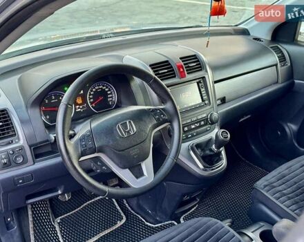 Серый Хонда СРВ, объемом двигателя 2.2 л и пробегом 286 тыс. км за 9100 $, фото 17 на Automoto.ua