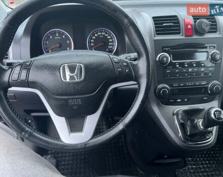 Серый Хонда СРВ, объемом двигателя 2.2 л и пробегом 275 тыс. км за 9500 $, фото 7 на Automoto.ua