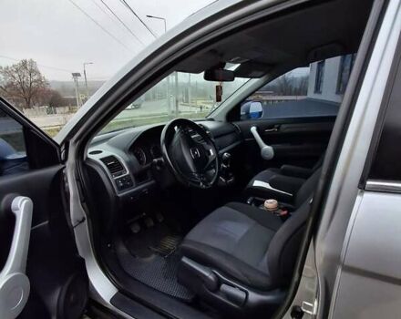 Серый Хонда СРВ, объемом двигателя 2 л и пробегом 240 тыс. км за 8200 $, фото 6 на Automoto.ua