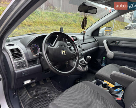 Серый Хонда СРВ, объемом двигателя 2.2 л и пробегом 266 тыс. км за 10200 $, фото 11 на Automoto.ua