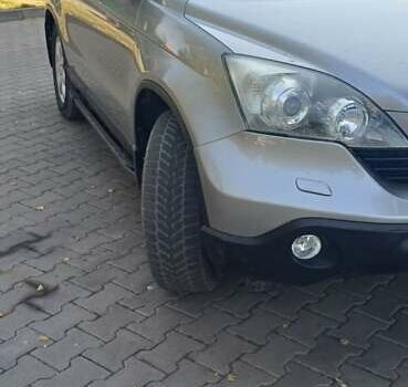 Серый Хонда СРВ, объемом двигателя 2 л и пробегом 191 тыс. км за 11000 $, фото 1 на Automoto.ua