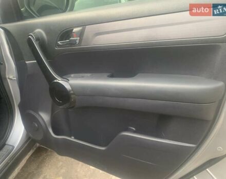 Серый Хонда СРВ, объемом двигателя 2.4 л и пробегом 222 тыс. км за 9300 $, фото 9 на Automoto.ua