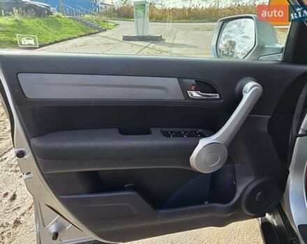 Серый Хонда СРВ, объемом двигателя 2.2 л и пробегом 241 тыс. км за 10500 $, фото 29 на Automoto.ua