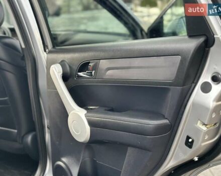 Сірий Хонда СРВ, об'ємом двигуна 2 л та пробігом 189 тис. км за 10899 $, фото 74 на Automoto.ua