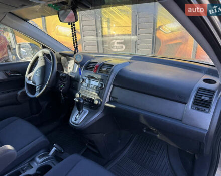 Серый Хонда СРВ, объемом двигателя 2.4 л и пробегом 214 тыс. км за 9500 $, фото 27 на Automoto.ua