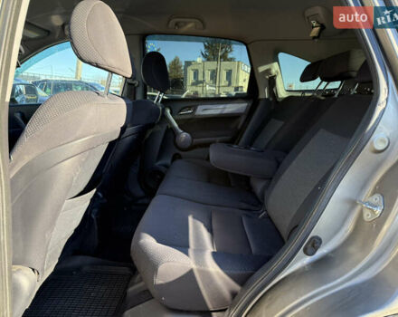 Серый Хонда СРВ, объемом двигателя 2.4 л и пробегом 214 тыс. км за 9500 $, фото 34 на Automoto.ua