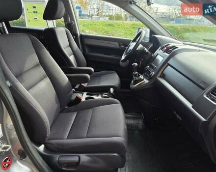 Серый Хонда СРВ, объемом двигателя 2.2 л и пробегом 241 тыс. км за 10500 $, фото 39 на Automoto.ua