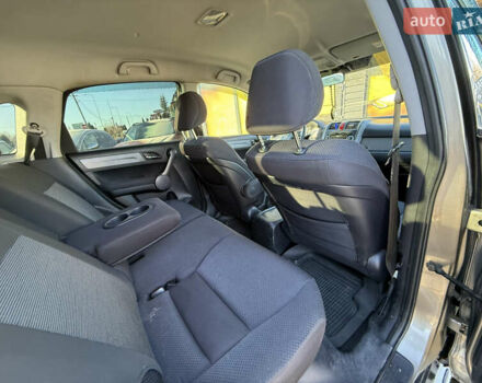 Серый Хонда СРВ, объемом двигателя 2.4 л и пробегом 214 тыс. км за 9500 $, фото 29 на Automoto.ua