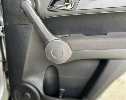 Серый Хонда СРВ, объемом двигателя 2 л и пробегом 174 тыс. км за 11200 $, фото 2 на Automoto.ua