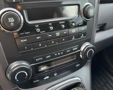 Сірий Хонда СРВ, об'ємом двигуна 2.2 л та пробігом 218 тис. км за 10950 $, фото 6 на Automoto.ua