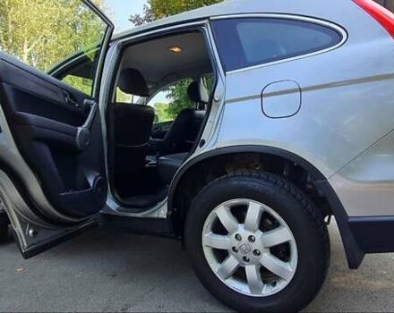 Серый Хонда СРВ, объемом двигателя 2.4 л и пробегом 220 тыс. км за 13000 $, фото 2 на Automoto.ua