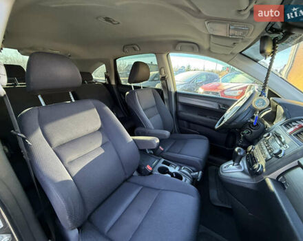 Серый Хонда СРВ, объемом двигателя 2.4 л и пробегом 214 тыс. км за 9500 $, фото 25 на Automoto.ua