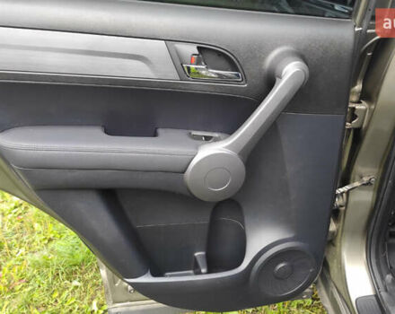 Серый Хонда СРВ, объемом двигателя 2.2 л и пробегом 134 тыс. км за 12500 $, фото 4 на Automoto.ua