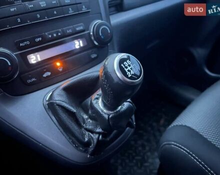 Серый Хонда СРВ, объемом двигателя 2 л и пробегом 196 тыс. км за 10990 $, фото 25 на Automoto.ua