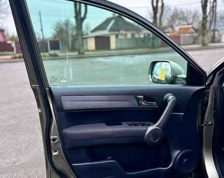 Серый Хонда СРВ, объемом двигателя 2 л и пробегом 157 тыс. км за 10000 $, фото 9 на Automoto.ua