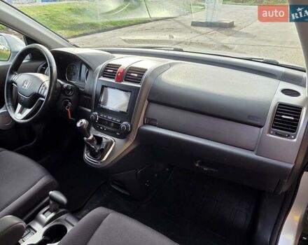 Серый Хонда СРВ, объемом двигателя 2.2 л и пробегом 241 тыс. км за 10500 $, фото 38 на Automoto.ua