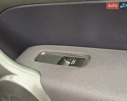 Сірий Хонда СРВ, об'ємом двигуна 2 л та пробігом 187 тис. км за 10950 $, фото 38 на Automoto.ua