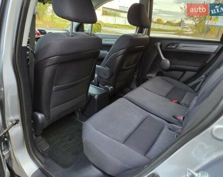 Хонда СРВ 2009 в Харькове на Automoto.ua Серый Хонда СРВ, объемом двигателя 2.2 л и пробегом 211 тыс. км за 11300 $, фото 31 на Automoto.ua