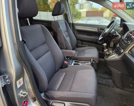 Хонда СРВ 2009 в Харькове на Automoto.ua Серый Хонда СРВ, объемом двигателя 2.2 л и пробегом 211 тыс. км за 11300 $, фото 37 на Automoto.ua