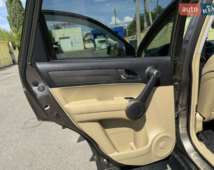 Серый Хонда СРВ, объемом двигателя 2.4 л и пробегом 160 тыс. км за 11000 $, фото 10 на Automoto.ua