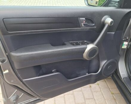 Серый Хонда СРВ, объемом двигателя 3 л и пробегом 252 тыс. км за 12800 $, фото 12 на Automoto.ua