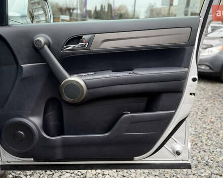 Серый Хонда СРВ, объемом двигателя 2.2 л и пробегом 204 тыс. км за 14000 $, фото 28 на Automoto.ua