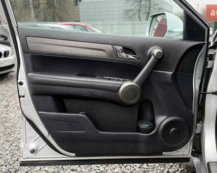 Серый Хонда СРВ, объемом двигателя 2.2 л и пробегом 204 тыс. км за 14000 $, фото 14 на Automoto.ua