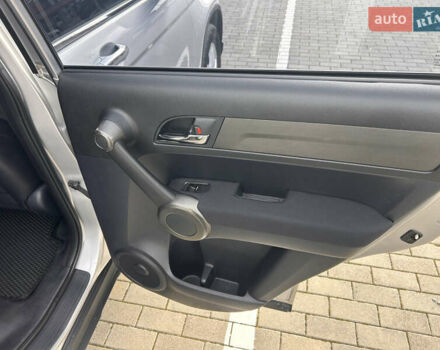 Серый Хонда СРВ, объемом двигателя 2.2 л и пробегом 195 тыс. км за 15100 $, фото 10 на Automoto.ua