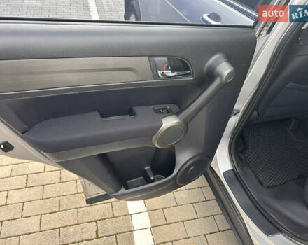 Серый Хонда СРВ, объемом двигателя 2.2 л и пробегом 195 тыс. км за 15100 $, фото 7 на Automoto.ua