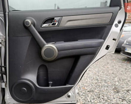 Серый Хонда СРВ, объемом двигателя 2.2 л и пробегом 204 тыс. км за 14000 $, фото 26 на Automoto.ua