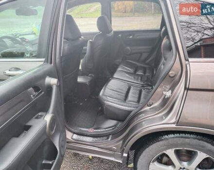 Серый Хонда СРВ, объемом двигателя 2.35 л и пробегом 250 тыс. км за 14000 $, фото 6 на Automoto.ua