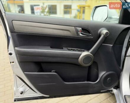 Серый Хонда СРВ, объемом двигателя 2.2 л и пробегом 260 тыс. км за 14200 $, фото 8 на Automoto.ua