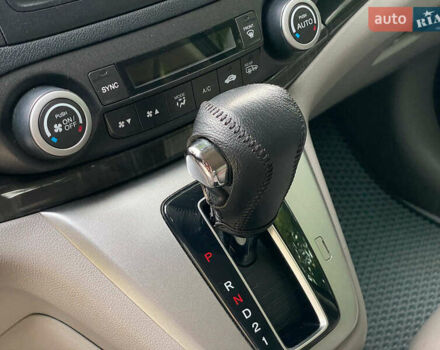 Хонда СРВ 2014 в Киеве на Automoto.ua Синий Хонда СРВ, объемом двигателя 2.4 л и пробегом 143 тыс. км за 16490 $, фото 25 на Automoto.ua