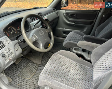 Зелений Хонда СРВ, об'ємом двигуна 1.97 л та пробігом 331 тис. км за 5300 $, фото 18 на Automoto.ua