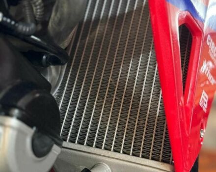 Хонда CRF 250 2023 в Коломые на Automoto.ua Хонда CRF 250, объемом двигателя 0.25 л и пробегом 0 тыс. км за 5600 $, фото 5 на Automoto.ua