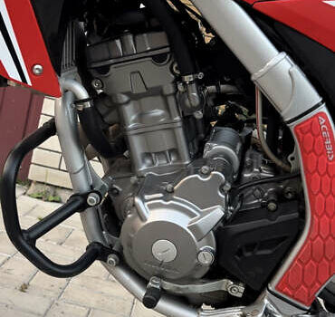 Красный Хонда CRF 250L, объемом двигателя 0.25 л и пробегом 16 тыс. км за 5000 $, фото 6 на Automoto.ua