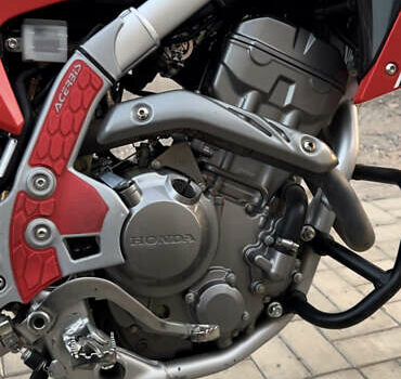Красный Хонда CRF 250L, объемом двигателя 0.25 л и пробегом 16 тыс. км за 5000 $, фото 7 на Automoto.ua