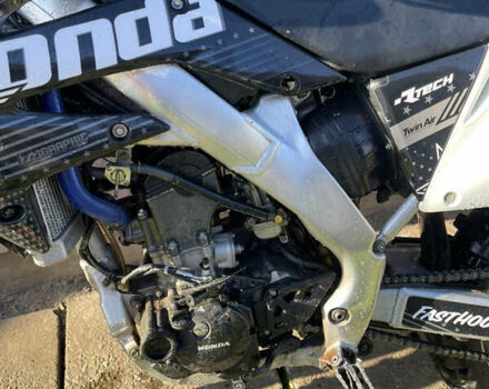 Черный Хонда CRF 250R, объемом двигателя 0.25 л и пробегом 1 тыс. км за 3100 $, фото 5 на Automoto.ua