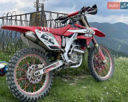 Хонда CRF 250R 2009 в Ивано-Франковске на Automoto.ua Красный Хонда CRF 250R, объемом двигателя 0.25 л и пробегом 60 тыс. км за 2650 $, фото 2 на Automoto.ua