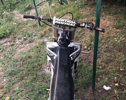 Белый Хонда CRF 450R, объемом двигателя 0.45 л и пробегом 318 тыс. км за 3500 $, фото 7 на Automoto.ua
