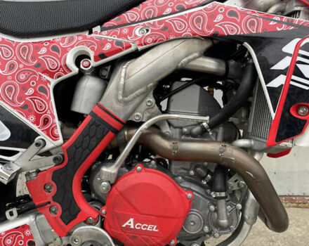 Хонда CRF 450R 2014 у Вышгороде на Automoto.ua Червоний Хонда CRF 450R, об'ємом двигуна 0.45 л та пробігом 160 тис. км за 5500 $, фото 7 на Automoto.ua